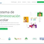 Sistema de administración escolar Saeko que organiza la información de instituciones educativas y automatiza procesos en áreas de control escolar, finanzas y operación, con imágenes de interfaz y usuarios.