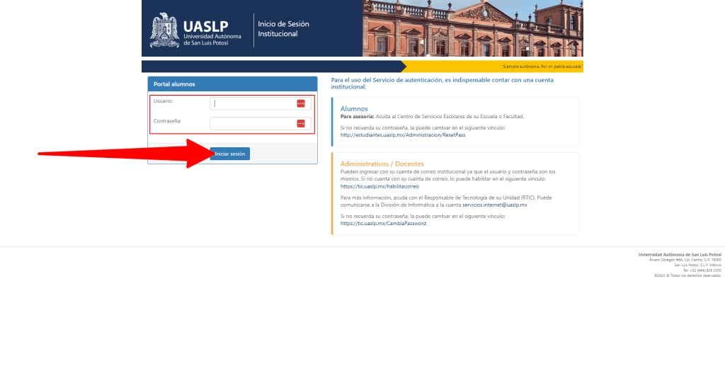 Pantalla de inicio de sesión del portal de alumnos de la Universidad Autónoma de San Luis Potosí, donde se solicita ingresar el usuario y la contraseña, con un botón destacado para iniciar sesión y enlaces para recuperar la contraseña y obtener asistencia.