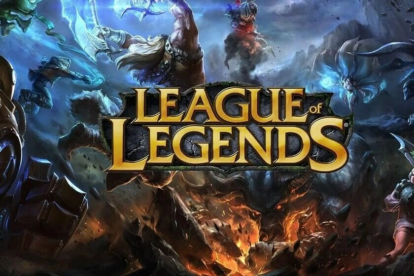 Imagen promocional del videojuego League of Legends, que muestra a varios campeones en un entorno de batalla épico, con efectos visuales de magia y acción, destacando el logotipo del juego en el centro.
