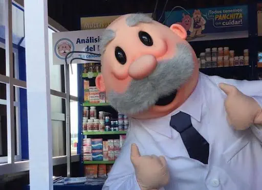 imagen grafica del doctor simi sonriendo positivamente